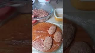 ЭТО ЛУЧШИЙ РЕЦЕПТ КОТЛЕТ.МАЛО КТО ЗНАЕТ КАК ПРИГОТОВИТЬ ВКУСНЫЕ КОТЛЕТЫ.