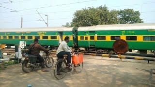 Gate man Busy Passing Train At Railway Gate || Level Crossing Indian Railways