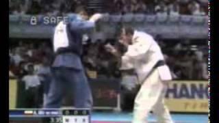 JUDO 2003 World Championships: Arash Miresmaeili (IRI) - Larbi Benboudaoud (FRA)