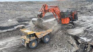 Hitachi Ex 2500 Vs Liebherr R9350 ~ Miningstory