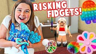 RISKING FIDGET TOYS IN MURDER MYSTERY 2!! | JKREW GAMING