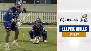 Parthiv gives Ishan wicketkeeping training | पार्थिव ने इशान को दी ट्रेनिंग | IPL2021