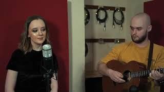 A NICE SONG! 1RUNRIG WANTS YOU TO HEAR KATIE MACFARLANE DO A LIVE COVER OF A RUNRIG SONG!