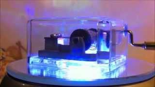 Hand Cranked Music Box - Fairtale Tong Hua.wmv