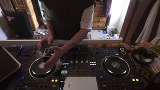 BEGINNER EASY STEP BY STEP BEAT MIXING DJ LESSON FROM ELLASKINS THE ORIGINAL YOUTUBE DJ TUTOR