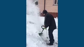 Электрический снегоочиститель 1300