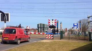 Spoorwegovergang Almelo // Dutch railroad crossing