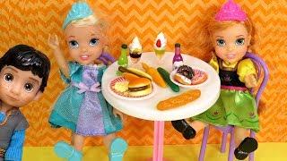 CAFETERIA ! Elsa and Anna toddlers - lunch - Barbie