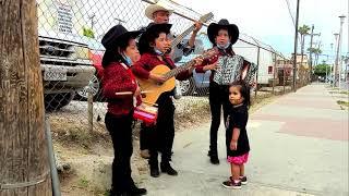 Linda banda y musica