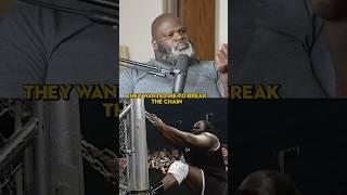 Mark Henry Broke This Padlock FOR REAL