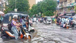 Heavy Rain in Phnom Penh city, Cambodia, Flash Flood with Rain - Walking in the Rain with Umbrella