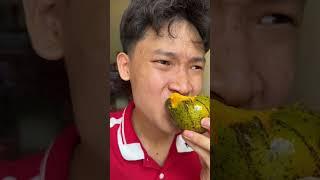 Sự khác biệt giữa bạn và tôi khi đang ăn mà đến chơi #Shorts