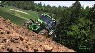 Two deers show teeth | Plowing in a double pack