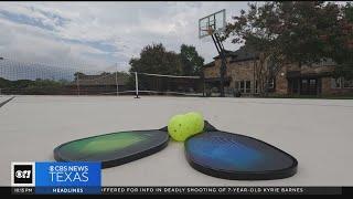 As pickleball popularity rises, North Texas homeowners are building their own courts