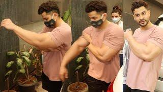 Kunal Khemu RollsUp His Sleeves To Show Extraordinary physique HeBuilt Withloads ofHardwork In Gym