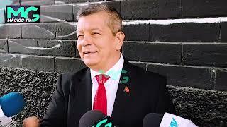 "De que le va a servir a un campesino ese aeropuerto… La gente espera su respuesta no las mías