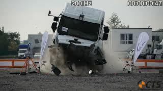 Crash test RENAULT MIDLUM vs. Bollard: PAS 68 / IWA 14-1