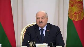 Лукашенко: "Честно мне напишите, что хорошего люди сказали, и что плохого, с их точки зрения!!!"