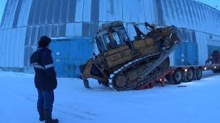 вахта на крайнем севере.перевозка бульдозера