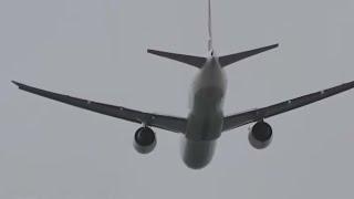 How Does a B777 Stir Up The Clouds?