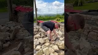 Building a stone wall #stonemasonry #gardendecor #diy #gardenlandscaping