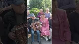 21.06.2025. Песни под гармонь 🪗 в парке Гомеля.