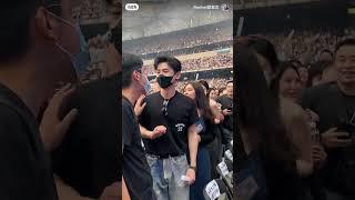 五月天和白敬亭 我該看哪個 #五月天 #五月天鳥巢 #五月天演唱會 #白敬亭 #白敬亭五月天演唱會 #mayday #beijing #concert #worldtour #鳥巢