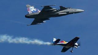 Czech Flying Bulls Aerobatics Team & Saab JAS-39C Gripen - AMAZING DISPLAY!