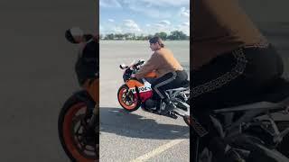 CBR1000 repsol edition  listen to that exhaust 