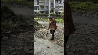 现实的农村老人生活，最现实的农村老年伴侣的生活现状#农业#农村老人#农村老人生活现状