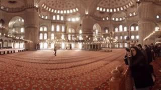 360 video: Interior of Sultan Ahmed Mosque, Istanbul, Turkey