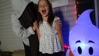 Witch Attacked Annabelle & Victoria In Shed Halloween Decorations Toy Freaks Family