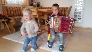 Steirische Harmonika Sternpolka mit Florian 5 Jahre alt!