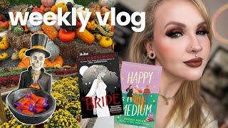 VLOG | Decluttering Begins, Weekly Routines, Cozy Fall Days, & Current Reads