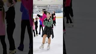 Не хотела продать коньки - не фигуристка‍↕️ #каток #каталочки #тренды