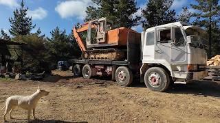 Vintage TD9 Bulldozer in Action: Building a Dirt Loading Ramp for My V8 Dump Truck