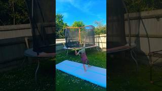 George Ezra in the sunshine…. #gymnasts #outdoor #georgeezra #greengreengrass #song #music c