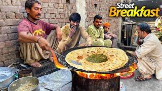 ROAD SIDE DESI BREAKFAST | BODHI SAAG ALOO PARATHA - LAHORE FOOD STREET