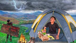 CAMPING DI PUNCAK GUNUNG DANAU TOBA & TIDUR DI TENDA YANG BASAH DITERJANG BADAI KABUT SEMALAMAN.