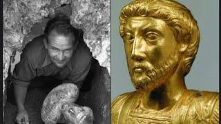 moments of finding treasure in the world