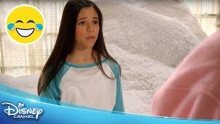 De Middelste van 7 | Sneeuw in huis | Disney Channel BE