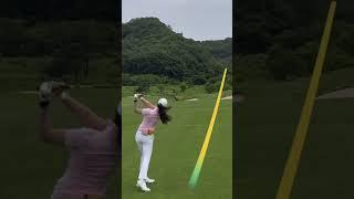 문서율프로, 하프스윙 하나로 그린 공략 완벽 성공 | Moon Seoyul’s Perfect Half Swing onto the Green평탄하지 않은 라이에서도 흔들림 없다