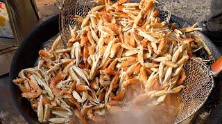 Amazing queues! Fried crab, garlic crab legs, fried garlic white shrimp - Taiwanese street food