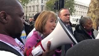 British official speaking to Salone Diaspora demonstrators in the UK #sierraleone #sierraleonean