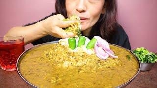 ASMR EATING SPICY DAAL CHAWAL AND SAAG #ASMR/EATING SHOW BIG BITES MUKBANG #DAALCHAWAL