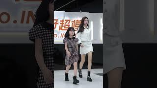 长相是父母给的，气质是可以后天培养修炼的。不管是外修还是内修，有好形体气质一定是加分项！#课堂随拍 #改善含胸驼背 #如何改善孩子的形体 #走路带风 #模特走秀形体训练课程