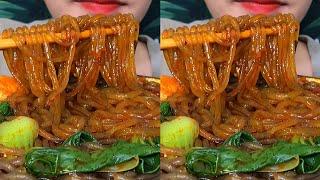 ASMR lai fan noodles eating