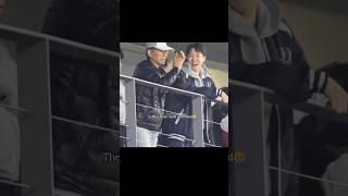 Hobi & his father watched baseball match together 