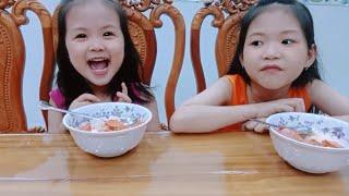 Susu xí muội và Thỏ muội thi ăn cơm, xem ai nhanh hơn nào, thật thông minh và cao/Xí muội/Muoi Vlog