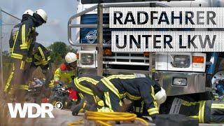 Übung: Radfahrer von LKW umgefahren | S03/E01 | Feuer & Flamme | WDR